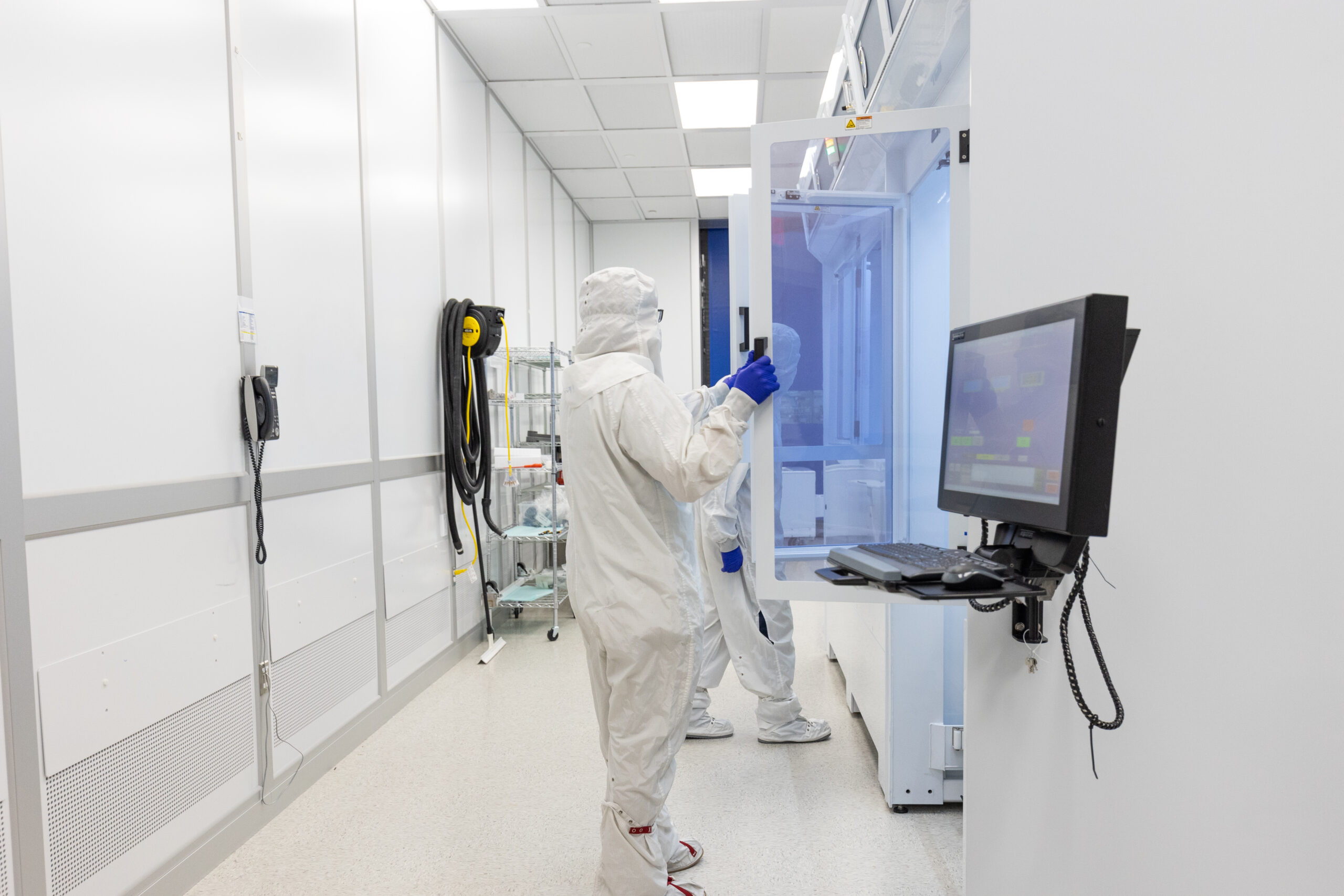 wafer fabrication equipment cleanroom machinist concentrating